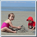 kidsonbeach.gif